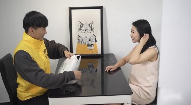 天美传媒TM0052美团外卖送餐愉快-徐筱欣