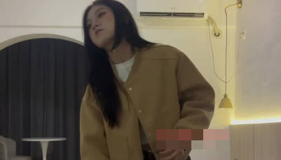 杏吧.今天约了个刚下海20岁会一字马的妹妹-鹿逍遥
