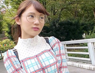 ARA-411 【激カワメガネ美少女】20歳【エロエロファッションモンスター】みおちゃん参上！専门学校に通う彼女の応募理由は『私、激しくガンガンさ