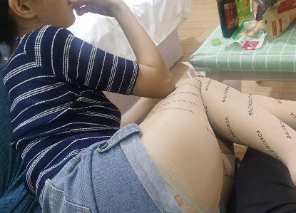 海角社区.灌醉后强上了03年妹妹舔逼后操哭最后射在屁股上