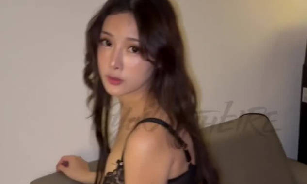 原本只是說好幫漂亮的鄰居李娜娜拆箱化妝桌-YoShiE
