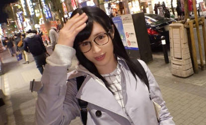 GANA-2080 マジ軟派、初撮。 1340 新橋で見つけた本好きメガネ女子。急な「セックスさせてください」発言、突然入ってきた男に「何勝手に俺の部屋使
