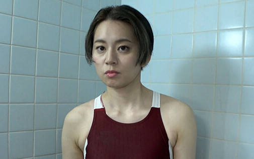 OKK-078 平井栞奈 濡れてテカってピッタリ密着 神競泳水着 可愛い女子の競泳水着姿をじっとりと堪能！着替え撮影から始まり貧乳から巨乳にパイパン
