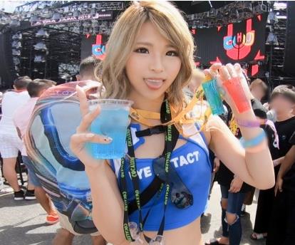 GANA-2169 フェス会場でナンパしたスタイル抜群ノリノリギャルとホテルでシャンパン片手に3P開催♪