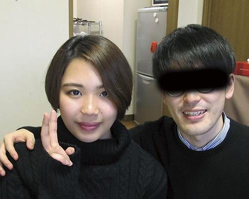 C-2555 酔いつぶれた旦那さんのすぐ側で奥さんを寝取る 番外編03
