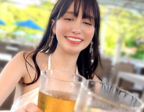 MAAN-1083 【スタイル抜群ハーフ系ビキニ美女】海で助けてくれた子はノリも面倒见もいい最高の女！！程よい肉付きがそそるスレンダー美ボディ！プ