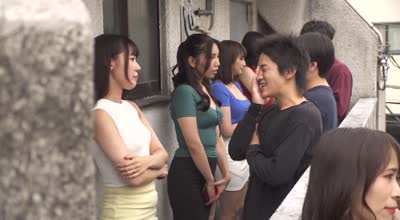 HUNTC-302 団地内立ちんぼ若妻！ホ別1.5？自宅でヤレばホテル代無料！交渉次第でNNOK！援交・割り切りする若妻たちは最近公園で取り締まりが厳しく…