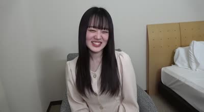 FC2PPV-3239447美丽纯洁的黑发女孩
