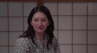 JUR-499 毎晩旦那とヤリまくる絶倫叔母と一泊二日の搾精旅行 ヌカれまくって性に目覚めた童貞の僕は… すべて忘れて連続中出し交尾にハマってしまった。 木村玲衣
