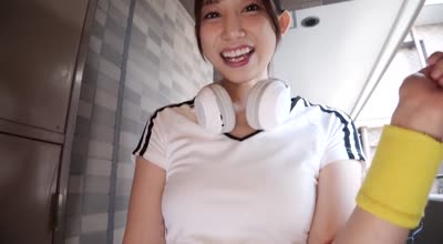 EKDV-799 美人パーソナルトレーナーの超美尻诱惑 筋トレのご褒美は强化版チングリ骑乗位 春乃るる