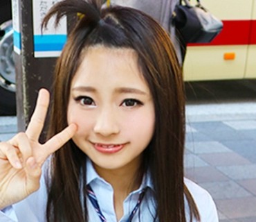SIKA-053 意外と従順なツンデレ美少女を2人で廻しました