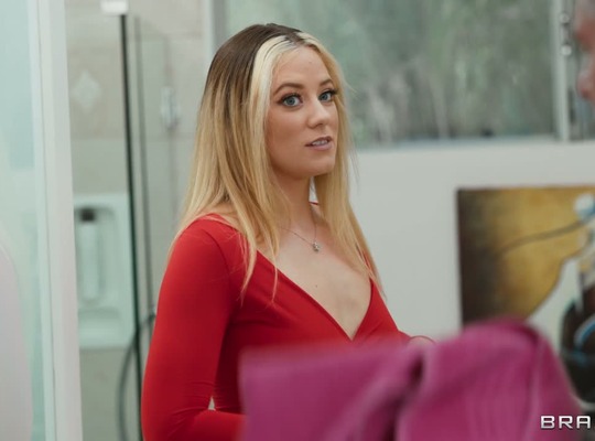 BRAZZERS2025-03-14紧身湿亮皮衣的欲望