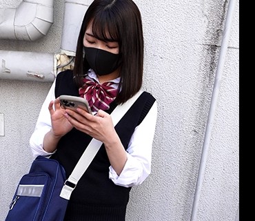 IND-089 【個撮】優等生っぽいミニスカ制服美小女を自宅に連れ込みハメ撮り_生ピストンから中イキ連発