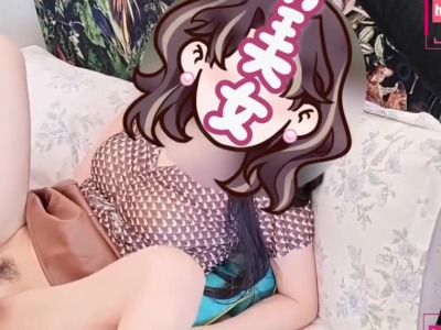 51吃瓜网.骚妈在被射完后夹着精液回去为她的丈夫做饭