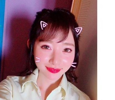 SIKA-135 石原さ○みに激似のえっろいパイパン美少女とぶっかけ4P