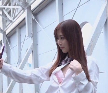 SRYA-005 まさかの露出狂J●を発见！！地元で有名なお嬢様高J●のアブノーマル癖を目の当たりにした僕は我慢出来ずに凸！早熟マ●コにバイブと生チ