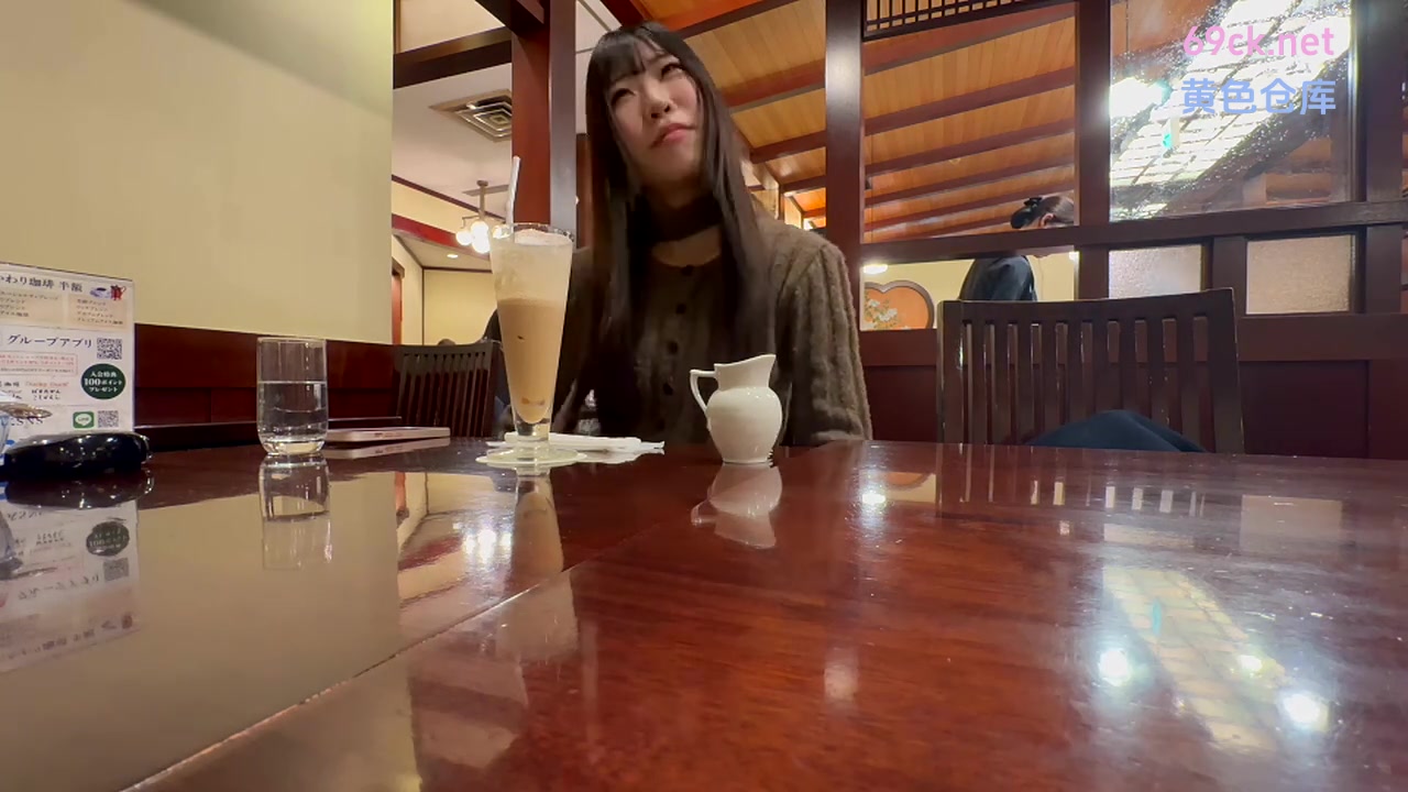 FC2PPV-4899139十八岁直播美嫩处子惨遭插爆