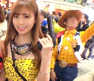 GANA-2198 渋谷ハロウィンは今年も大盛り上がり！ノリ良し顔良しカラダ良しのエロポリス(？)をホテル連れ込み撮影会！ちょっと強引でも今夜だけは
