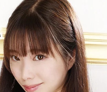 AARM-065 パンティの中にチ○ポを誘導し射精させてくれたお姉さん、更にボクのザーメンまみれのパンティで誘惑パンチラ！！