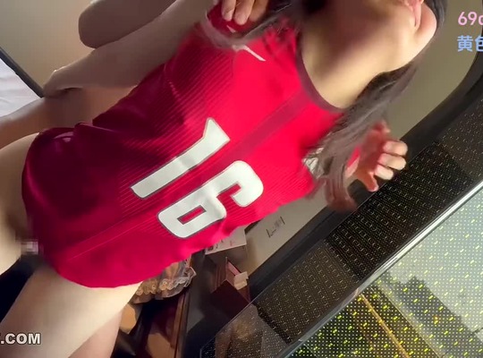 FC2PPV-4596467-爆孕女大学生沙滩偷欢巨臀长插