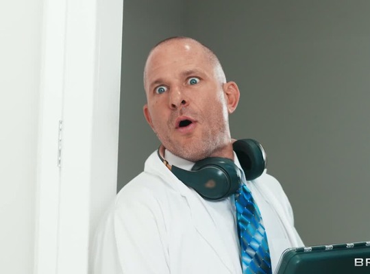 BRAZZERS2024-01-13妈妈求阳具