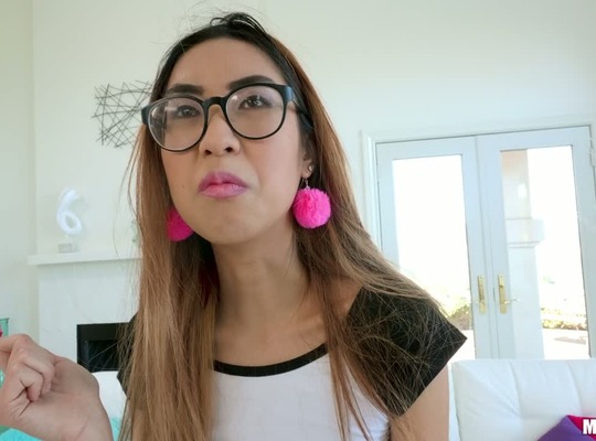 BANGBROS2018-11-22亚洲旋转的紧穴遭受重击