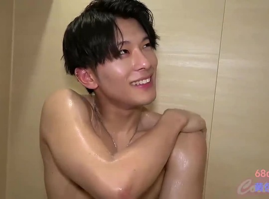 FC2PPV-2761664-男同视角美乳温泉偷看