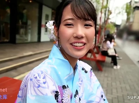 FC2PPV-3890862-嫩脸潮喷大生美少女初尝
