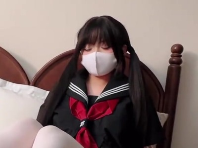糖心Vlog.调教爆操女儿同学肉穴下药迷奸淫水横流-小欣奈