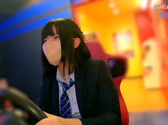 FC2PPV-4660514-十八岁严苛少女遭玩弄高潮不断